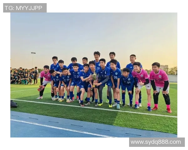 足球明星如何选择最佳球队加盟提升职业生涯与个人品牌价值