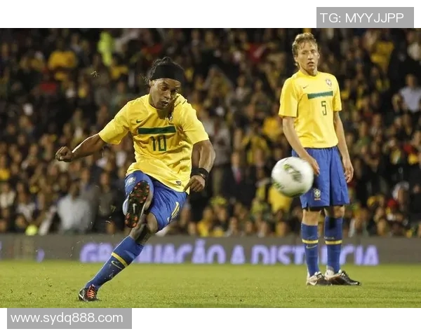 足球明星的魅力与挑战在银幕上绽放男主角的传奇人生与激情岁月